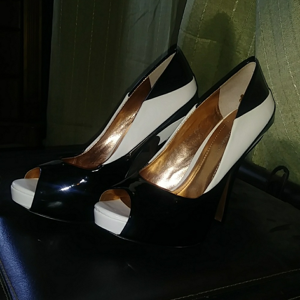 Shoes - Picture 2 of 2